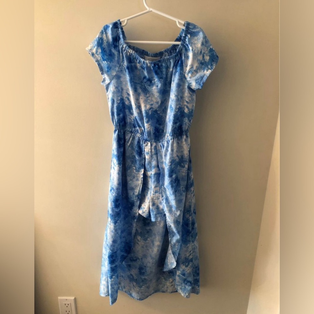 Girls Jumper with Shorts - Size Medium